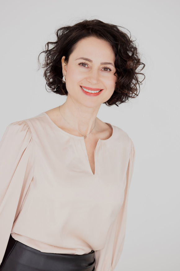 herzschaetzerin-claudia-di-chio-gesunde-arbeitskultur-zusammenarbeit Herzschätzerin, Claudia di Chio Portraitfoto